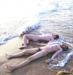 nudistmales: Peaceful