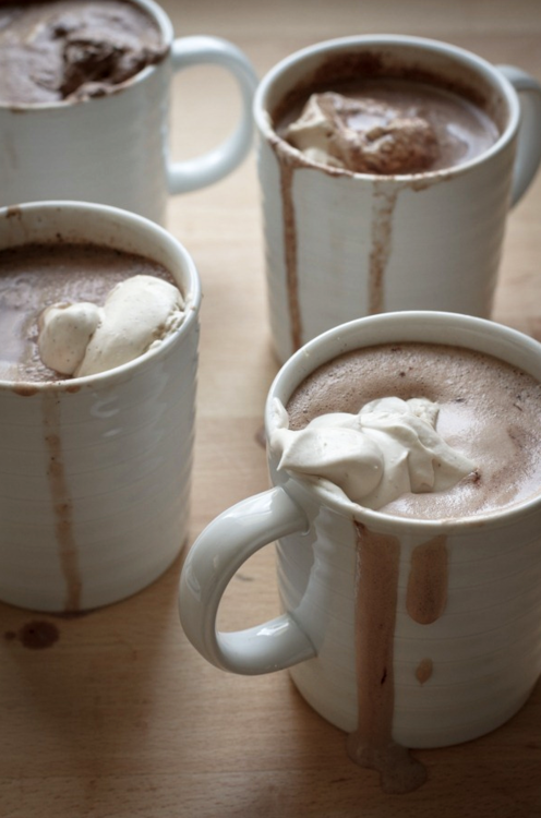 foodluxury:  Love Food? This blog is for you. 