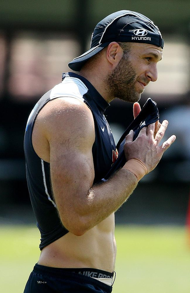 maleathleteirthdaysuits: roscoe66:  Chris Judd of the Carlton Blues  Chris Judd (AFL)