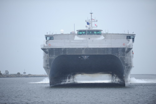 nemoi:  USNS Spearhead approaches Mayport, Fla. (via Official U.S. Navy Imagery)