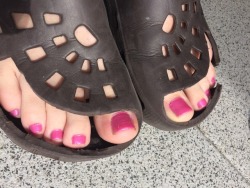 feetgirly94:  To Show my Little toes ❤️❤️