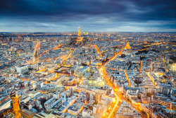 travelingcolors:  Paris at blue hour (by Alex Cican)