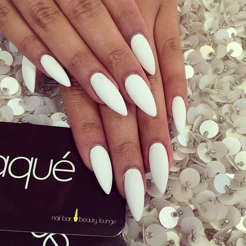     diggin the long point nails lol