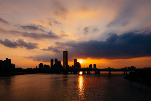 Hangang River sunset.(Sorry, reprocessed the photos)