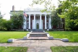 Househunting:  $1,834,898/10 Br/10000 Sq Ftsaint Louis, Mobuilt In 1912  1.8M Don&Amp;Rsquo;T