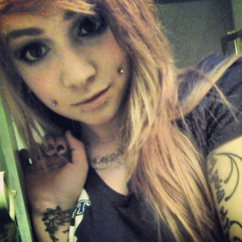 placebosuicide:  Kinda wishing I could just be a recluse tonight. But ain’t nobody got time for that. 