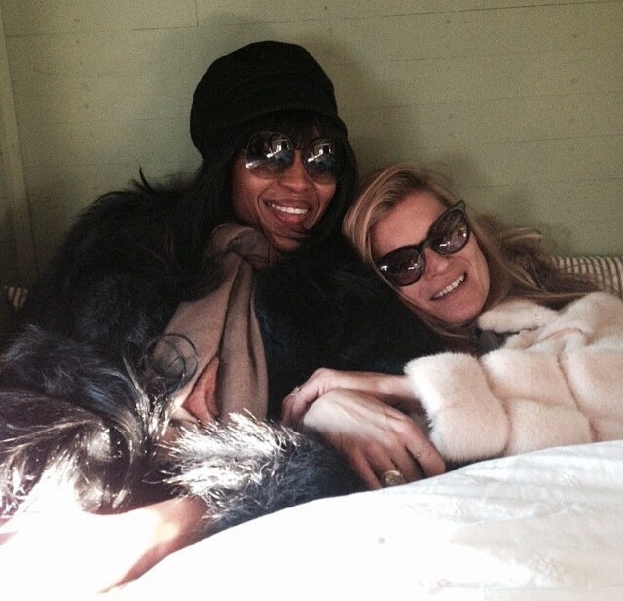 kingjammyjam:  sine–waves:  fuckrashida:  Naomi+Kate having a great time   us @sadnthirsty