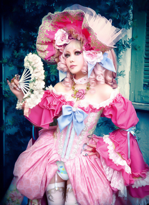 sissylara:  pink-erotica:  petticoatedamy:  “I don’t speak French…”  Love this beautiful pink 18th century French outfit.  What a beautiful lady