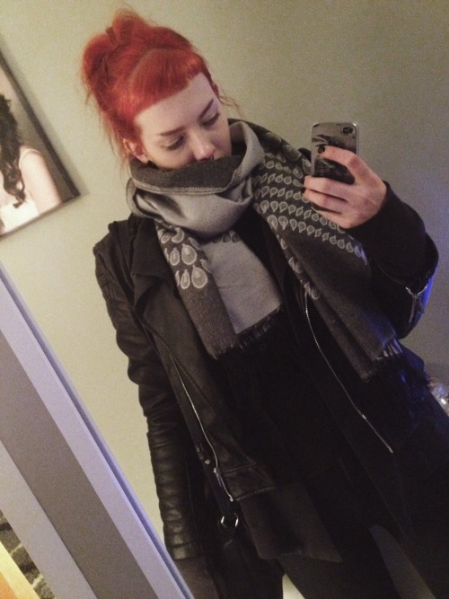 vainaja:  fighting against the freezing weather with my amazing clothing… 