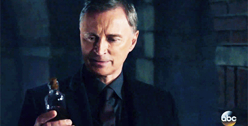 rowofstars:Rumple being really pretty and smirky | 6x20 The Song in Your Heart