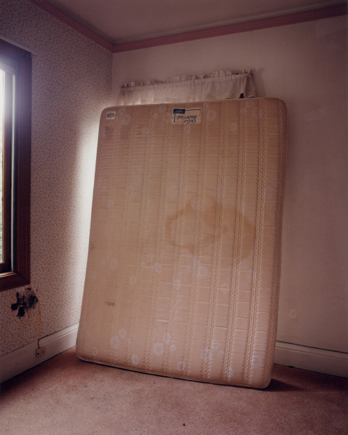 likeafieldmouse:  Todd Hido - Foreclosed Homes 