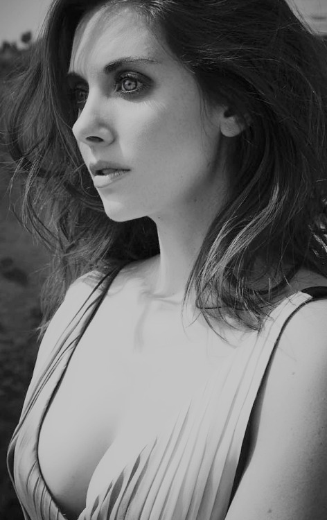 thediaryoflaurapalmer:Alison Brie photographed by Randall Slavin.