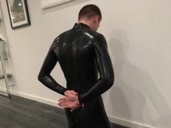 boyryan54:Gimp in waiting position.