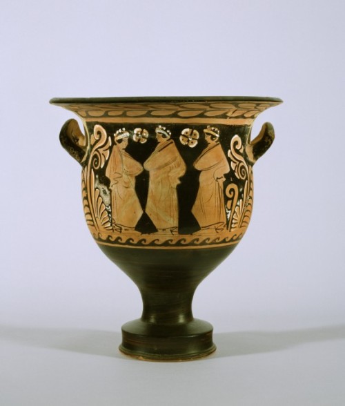 hildegardavon: Apulianzing Painter (Greek, active ca. 330-320 BC) Red-figure bell Krater wint three 