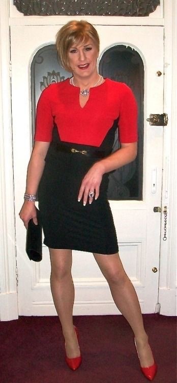 maturetrannywives:  Sheâ€™s Waiting for You @maturetrannywives  Very sexy
