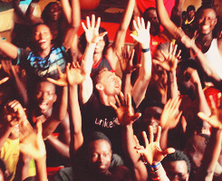 ohaldir:   Tom Hiddleston + his UNICEF project “Je suis arrivé! I am in GUINEA