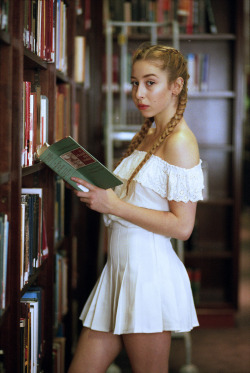 bibliotecaerotica:  Que bonitos los libros…