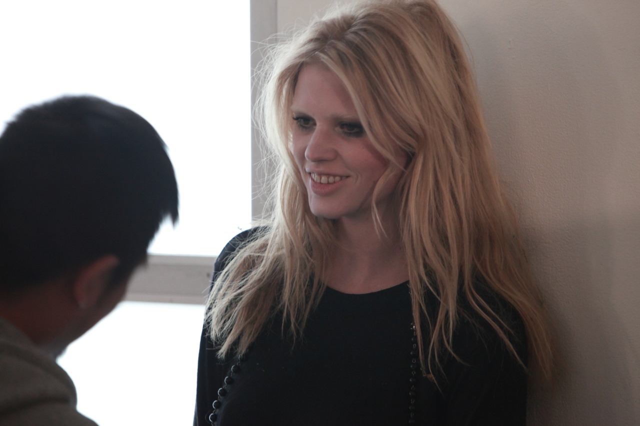 larastonestits:  Lara Stone behind the scenes for Louis Vuitton, Spring/Summer 2010