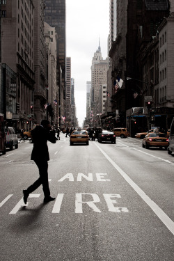 r2&ndash;d2:  5th Ave. 