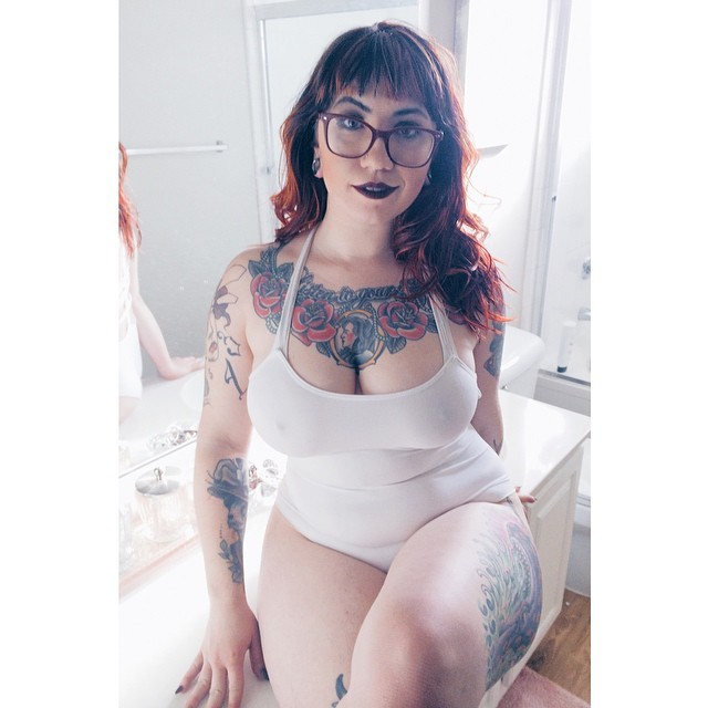 anntithesis:  Last (for now) #bts for #breakfast. @killeveryth1ng 🍳 killer curves