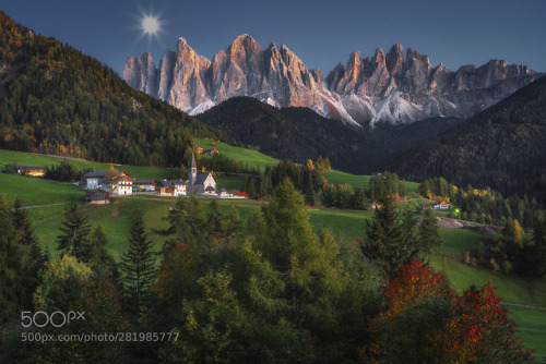 Dolomiti Moon by etienneruff