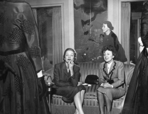 houseofillrepute:Édith Piaf and Marlene Dietrich.