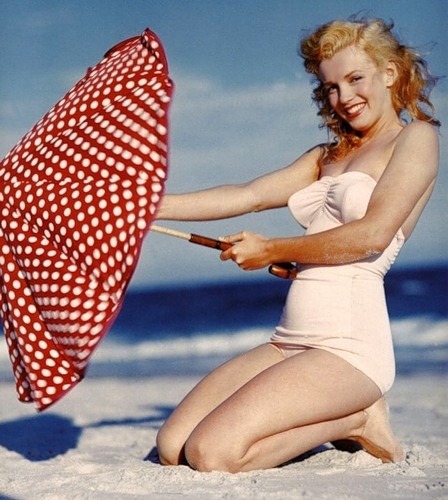 bettiepagebangs:  Marilyn Monroe
