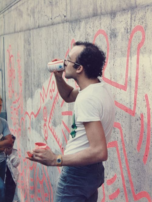 twixnmix: Keith Haring creating a mural at the Palazzo delle Esposizioni in Rome on September 11, 19