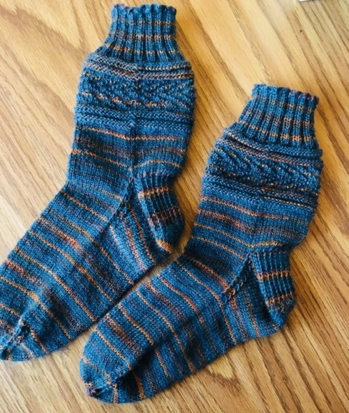 thesleepyknitter:Finally finished some pretty socks for myself, to recover from the craziness of Chr