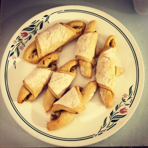rostheriveter: Rosemary and olive oil crescent rolls