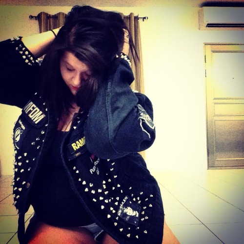 curvesalongtheway:  Feeling punk today <3