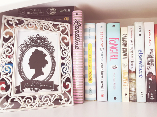 books-cupcakes: Book Queen Print