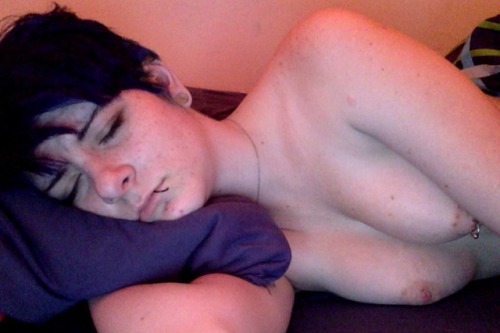 whalestoeletter:  i just wanna fucking sleeeeeeeeeeeep. 