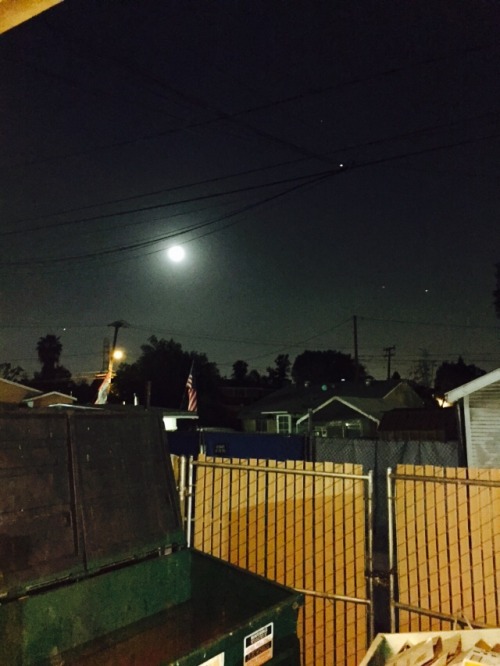 hip-hop-quest:  The moon is hella bright tonight