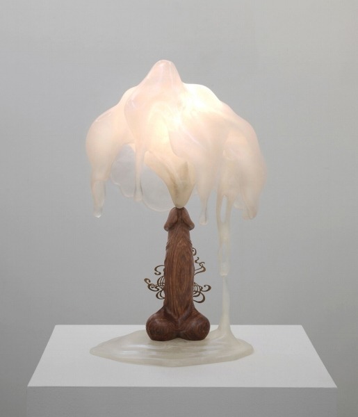 purplerain-29shotdickseroticpics:  Perfect lamp for my nightstand. I find it rather inspiring.. 😎