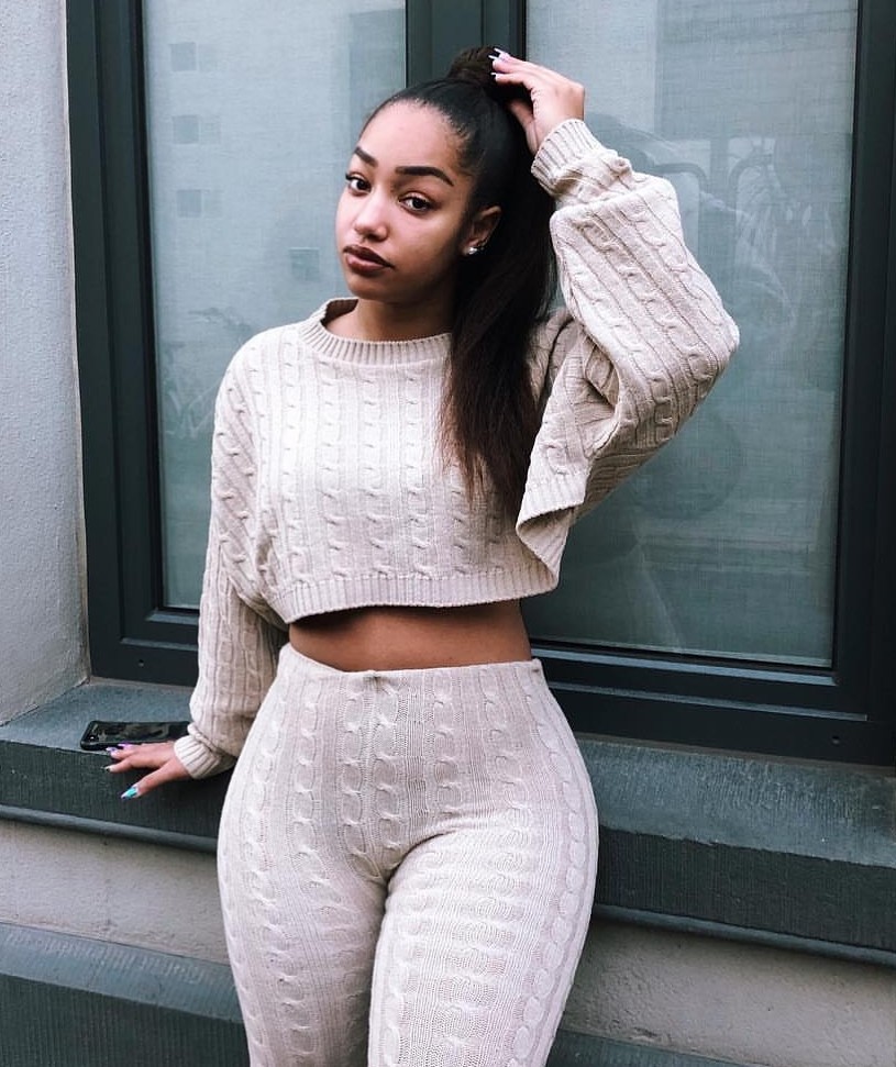 kingjazziedad:  DeliciouslySexy. Petite. Shortie. BootiDelicious.Ms Sesylis 💜💜💜