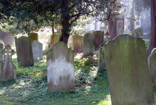 dansemacabre-:St Nicholas Church Graveyard byCGP Grey on Flickr