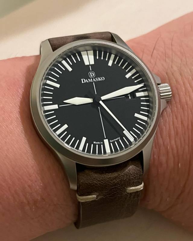Instagram Repost 

 goto1048ph 

 このシンプルな、良い意味で気を使わない時計が仕事には最適ですね😊damaskodamaskowatchdamaskowatcheswatchcollectorwatchlover腕時計のある人生腕時計のある生活腕時計魂ウォッチ情熱応援団forzastyle [ #damasko #monsoonalgear #toolwatch #watch ]