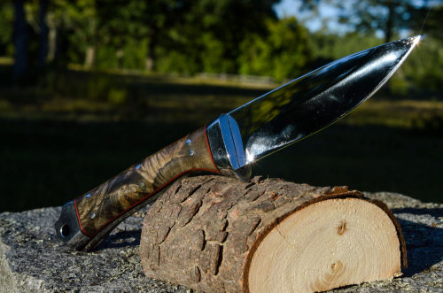                          Home Made Bushcraft KnifeEvery bushcraft enthusiast  knows that a bushcraft