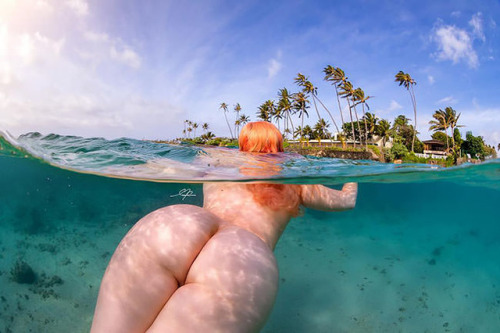 XXX pawgworship2:  Underwater photo