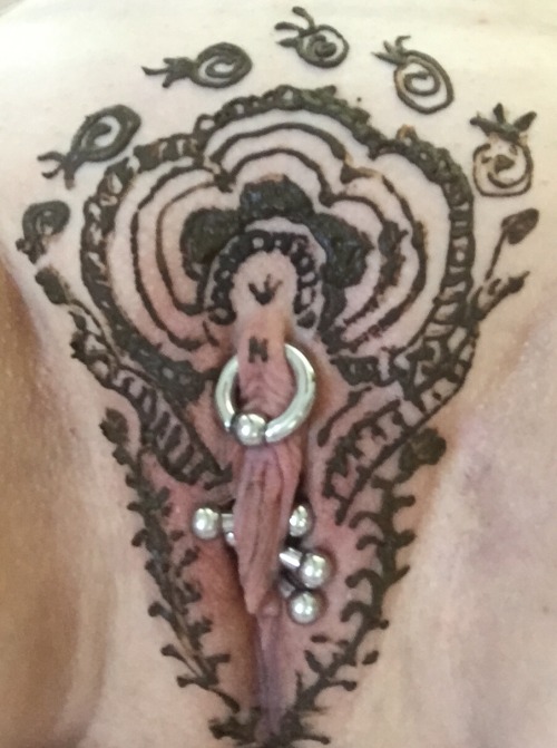 http://women-with-huge-labia-rings.tumblr.com/post/147646271600