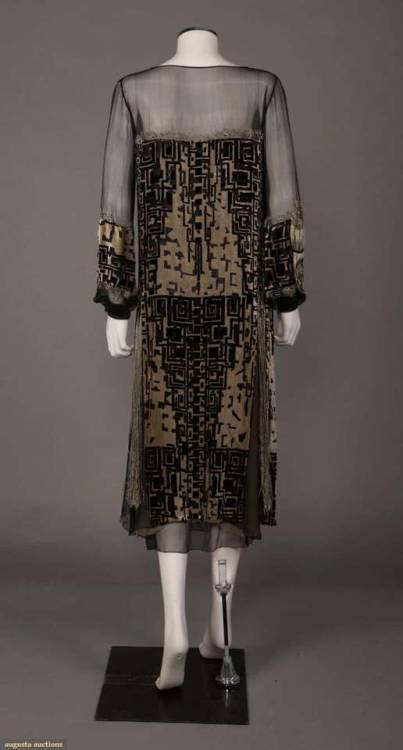 TAN & BLACK CUT VELVET EVENING DRESS, EARLY 1920sVoided silk velvet pieced onto silk chiffon lon