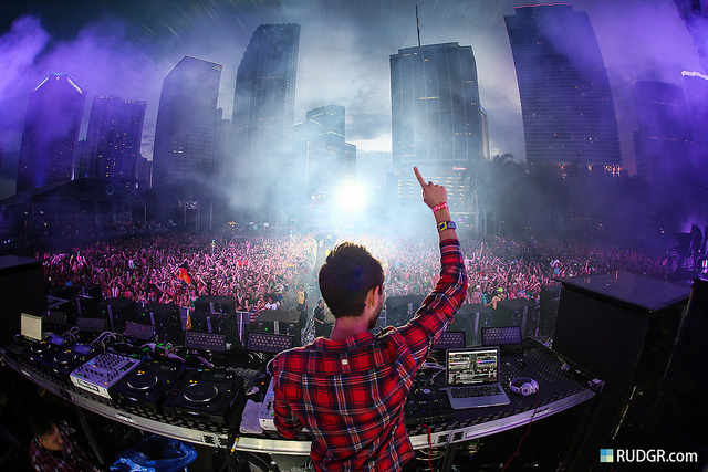 i-love-summer-festivals:  Zedd by Rudgr on Flickr. 