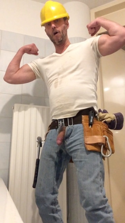 beuker71:  Wanna see the vid?   HOT!!!!