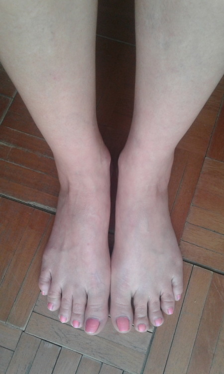 fuckdoll73: Had a request for pics of my feet, I hope this is what you were wanting@smhfantasies Loo