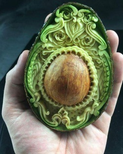 gokuma:  bedenehapsedilenruhlar: Avocado art Instagram: @artwoonz MILLENIALS