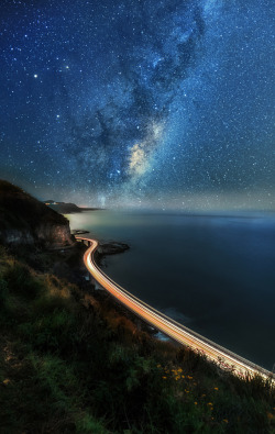 drxgonfly:  Cold sea cliff milkyway (by Jun
