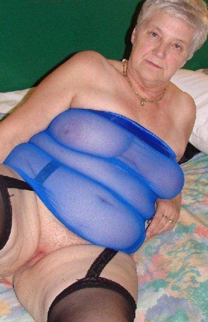 Porn photo Hereâ€™s a big naked dreamy grandmother