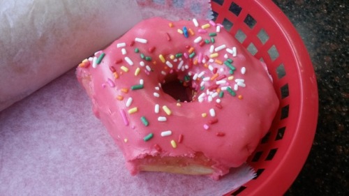 I dreamed about this donut Friday night and @orfeet made my dream come true Saturday morning.