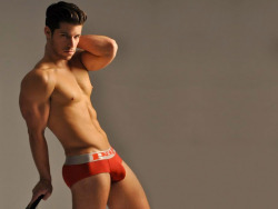 hotmales-n-stuff:  follow Hot Males ‘n Stuff and my more work safe blog Tissy’s Stuff  